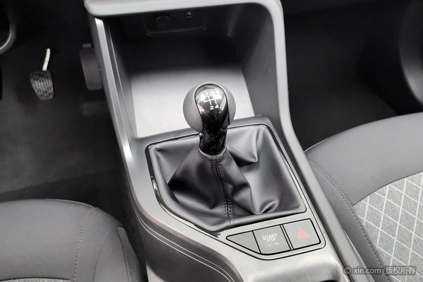 Roewe i5 2025 صورة سيارة #14