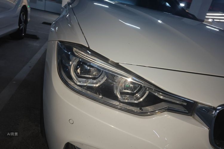 BMW 3 Series 2018 car image #8