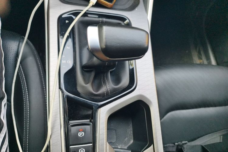 GEELY Emgrand 2023 car image #14
