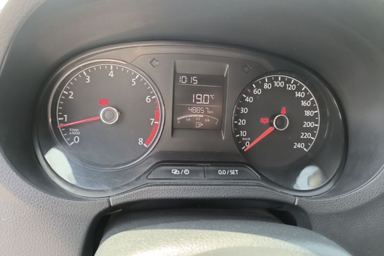 Volkswagen Polo 2017 car image #12