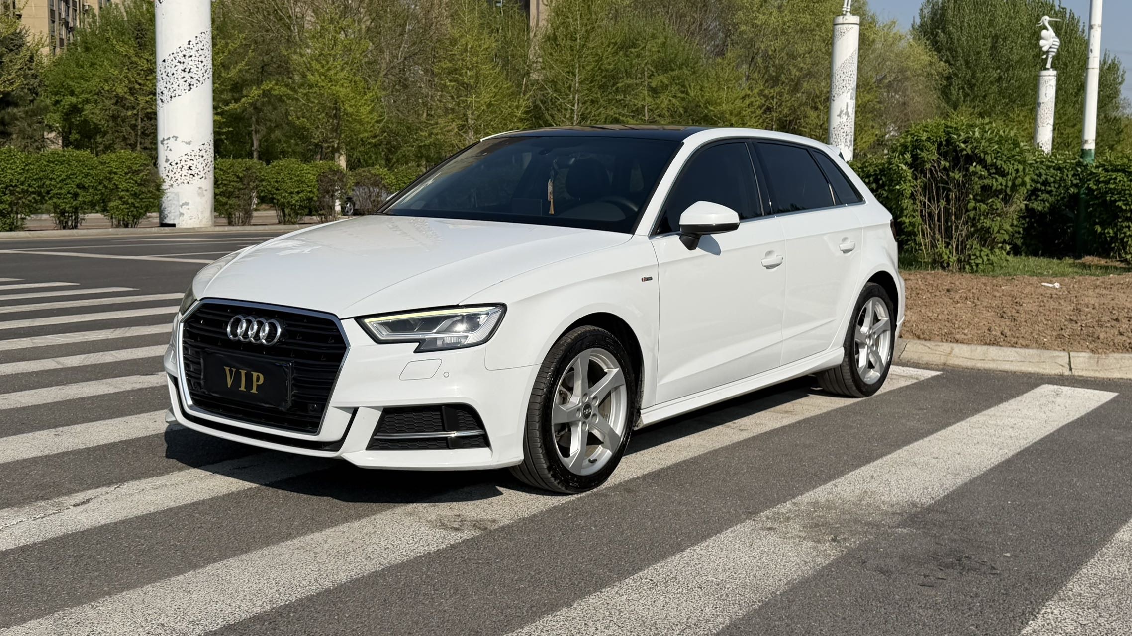2019 2019 car image