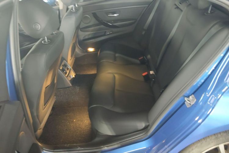 BMW 3 Series 2017 car image #13