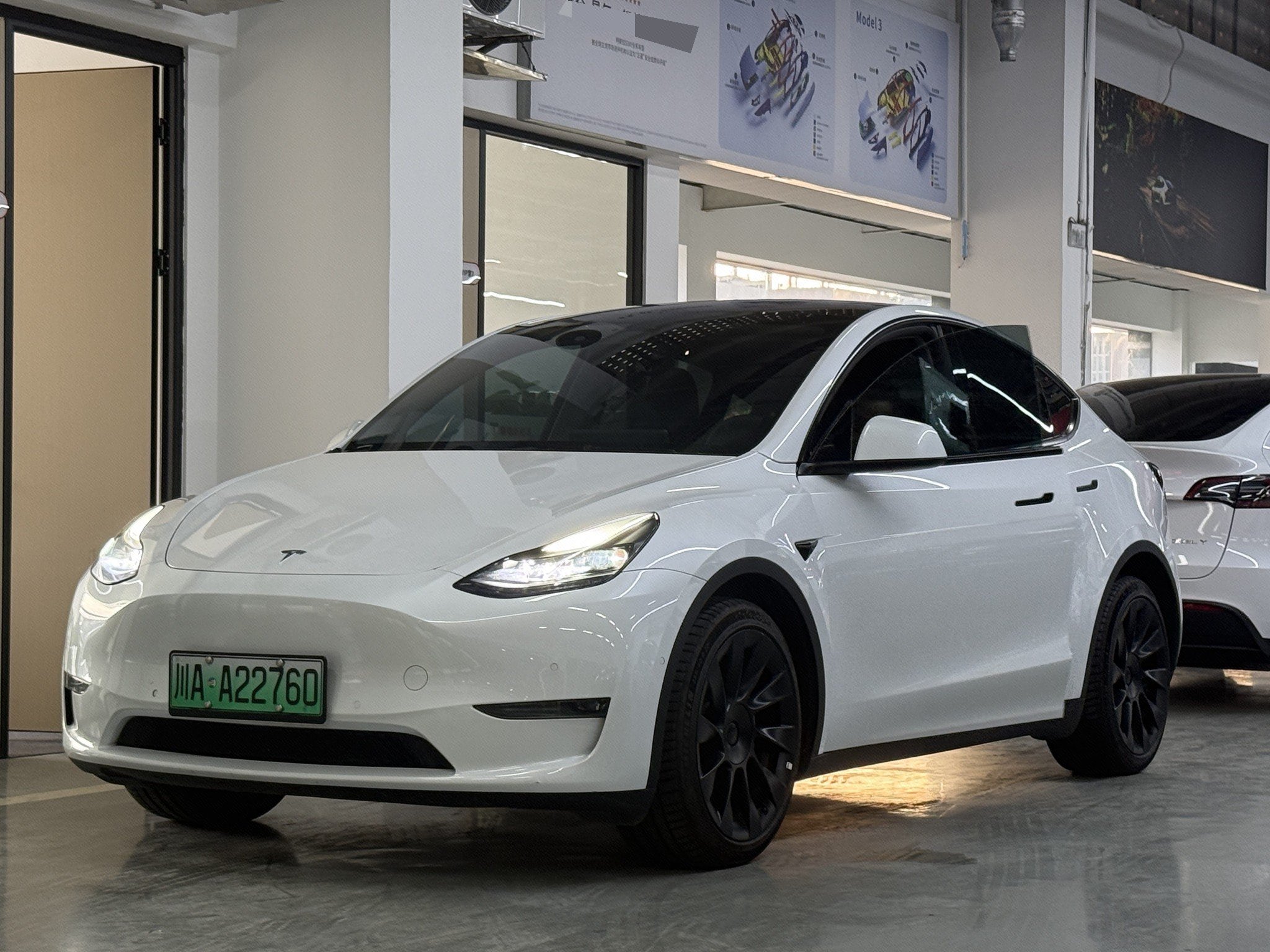 Tesla Model Y 2022 Tesla Model Y 2022 car image