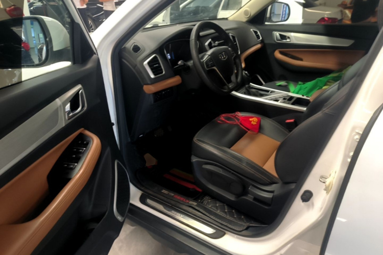 GEELY Vision X6 2019 car image #16