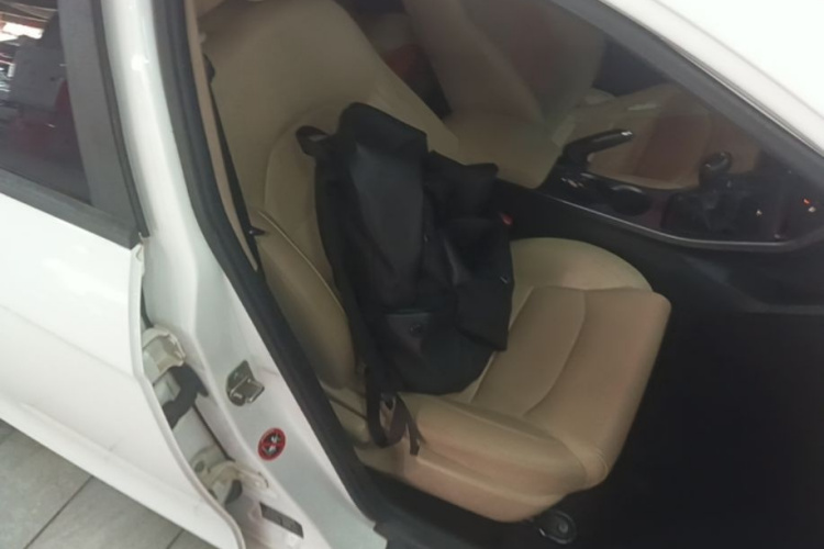 GEELY Emgrand 2018 #24 GEELY Emgrand 2018 car image #24