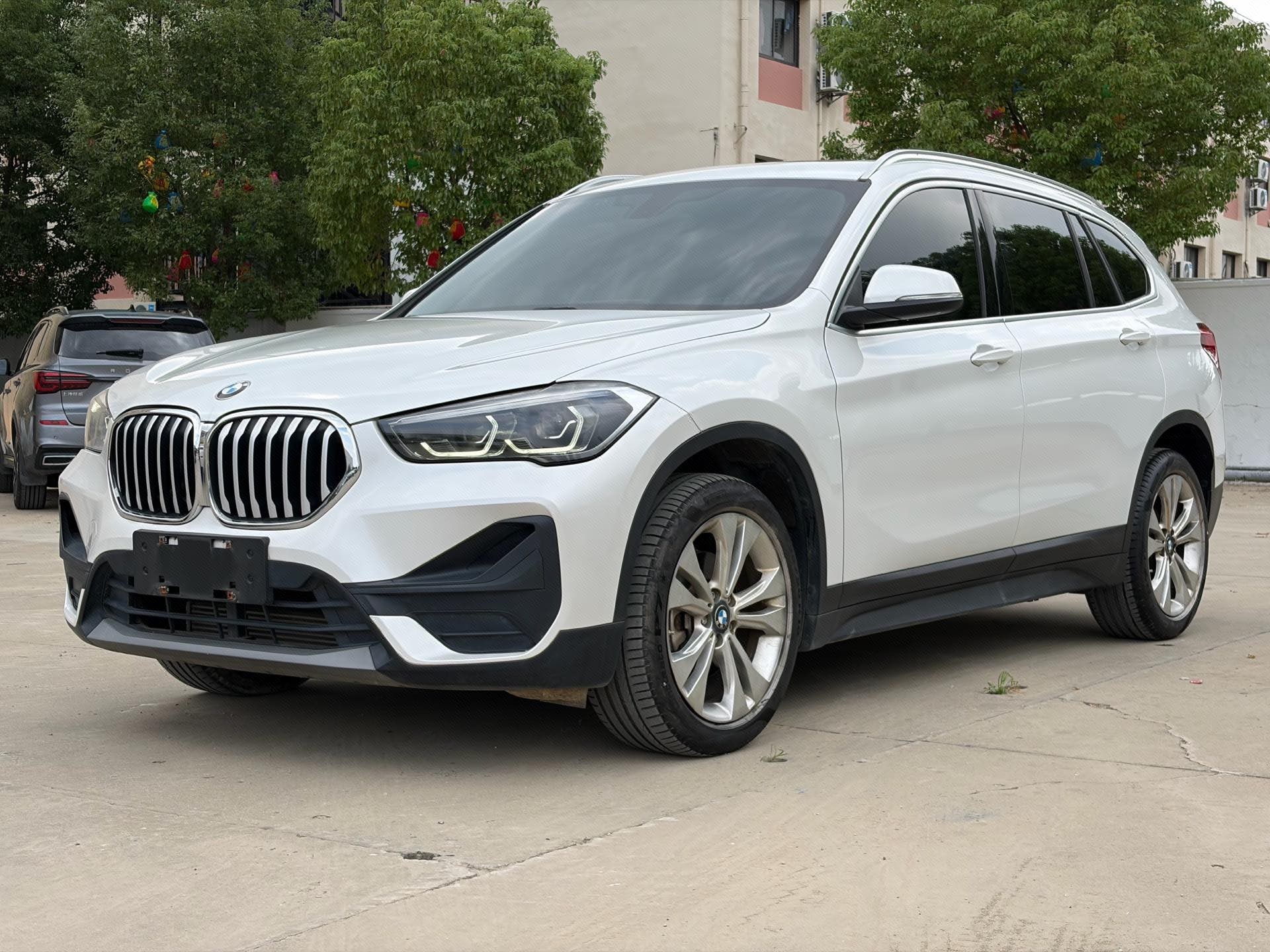 BMW X1 2021 BMW X1 2021 car image