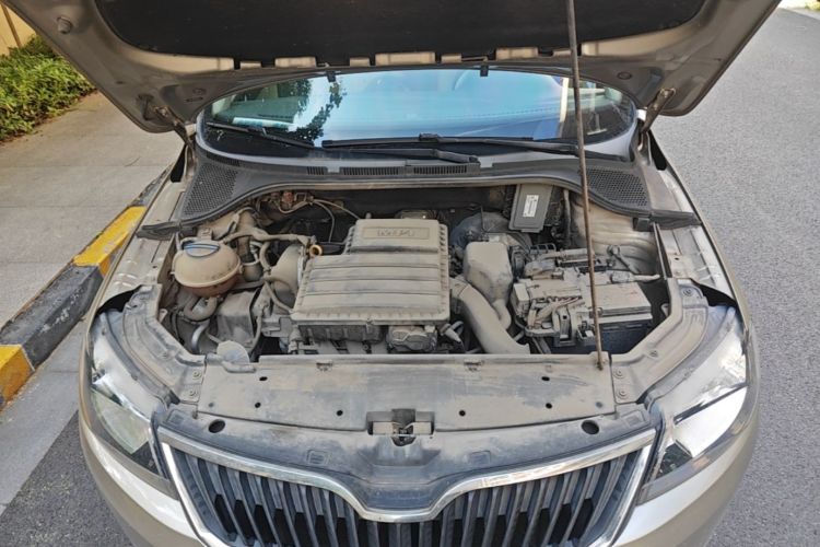 Skoda Rapid 2015 #20 Skoda Rapid 2015 image de voiture #20