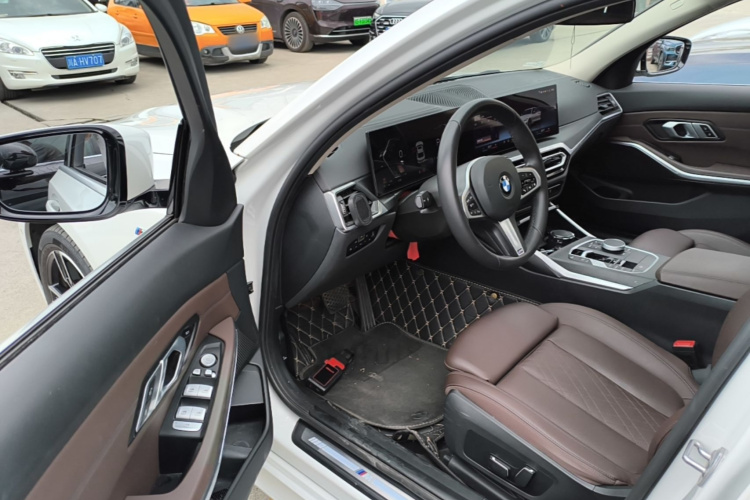 BMW 3 Series 2024 #16 BMW 3 Series 2024 car image #16
