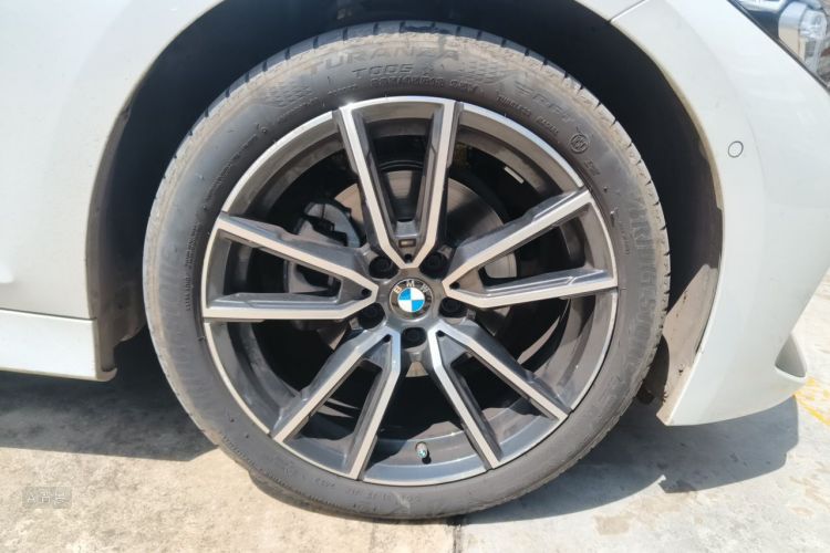 BMW 3 Series 2023 #9 BMW 3 Series 2023 car image #9