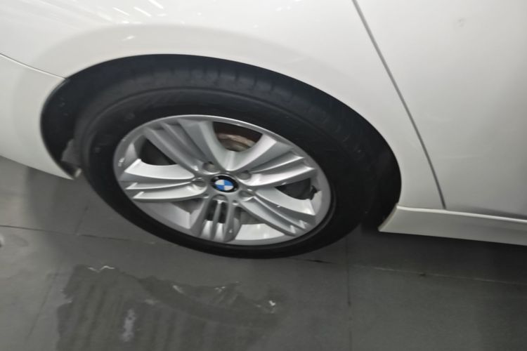 BMW 3 Series 2016 car image #10
