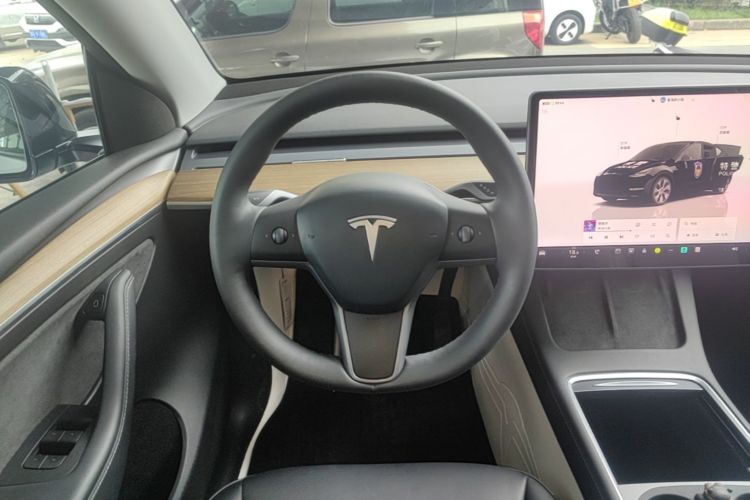 Tesla Model Y 2023 #11 Tesla Model Y 2023 car image #11