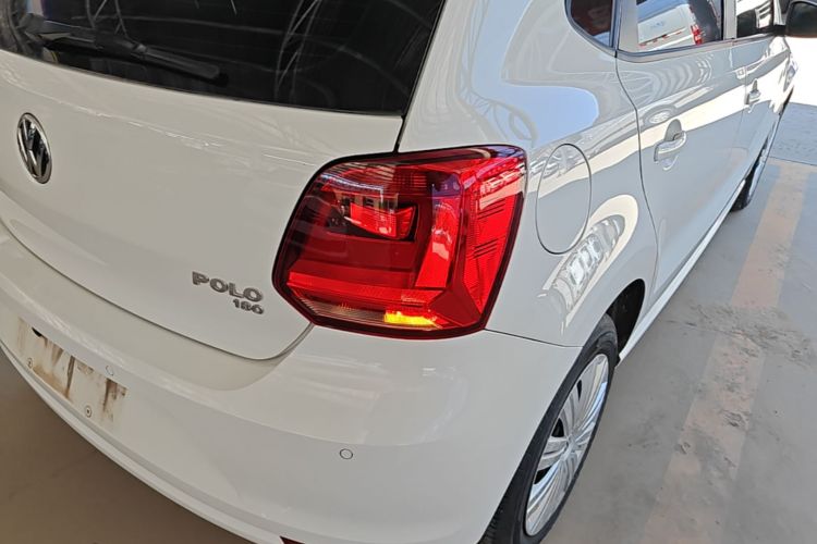 Volkswagen Polo 2017 car image #8