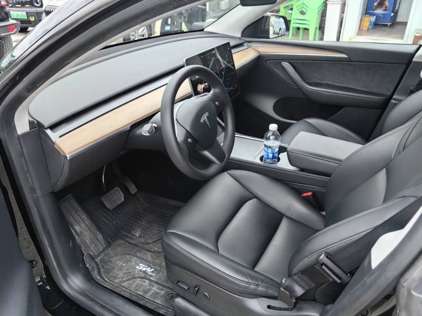 Tesla Model Y 2022 #4 Tesla Model Y 2022 car image #4