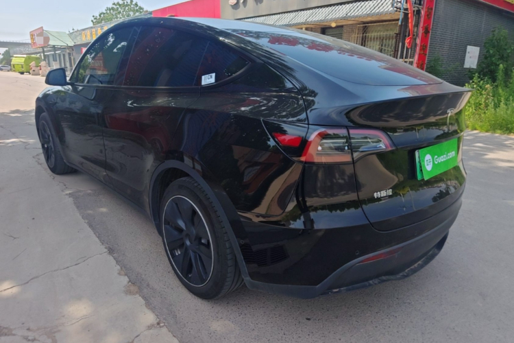 Tesla Model Y 2022 car image #7