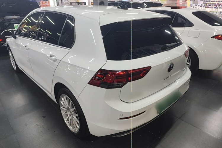 Volkswagen Golf 2022 #5 Volkswagen Golf 2022 صورة سيارة #5