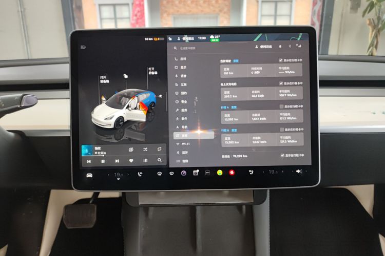 Tesla Model 3 2022 car image #17