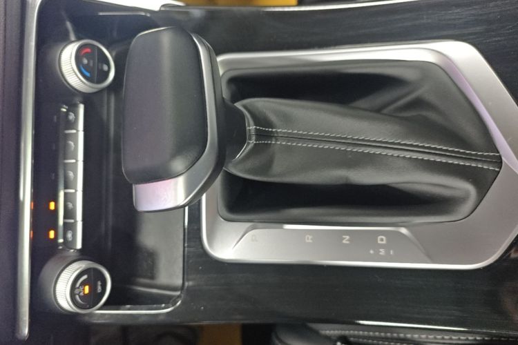 GEELY Coolray 2025 car image #14