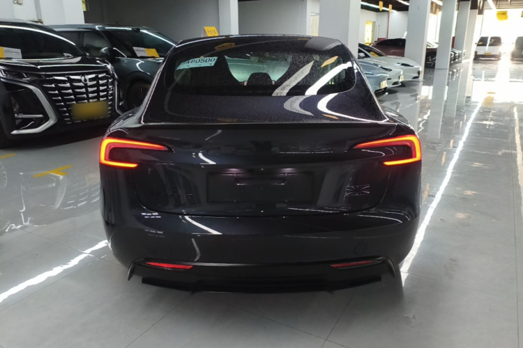 Tesla Model 3 2025 car image #4