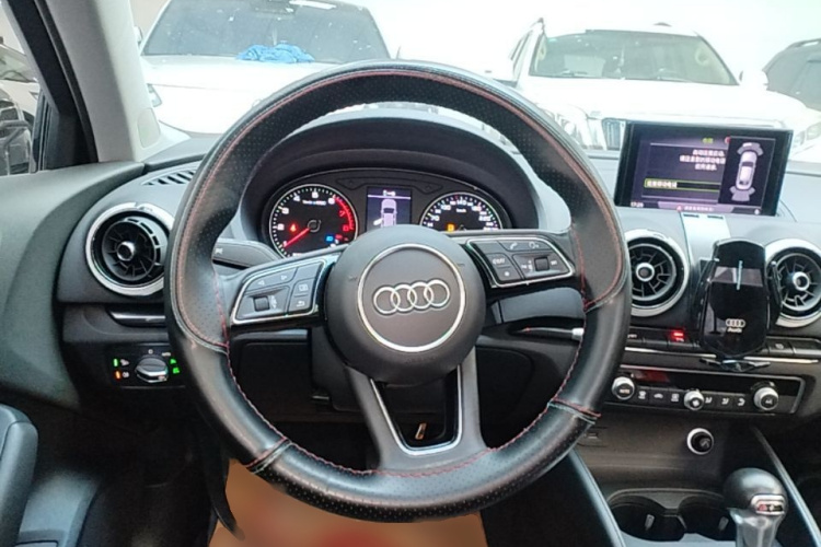 Audi A3 2019 car image #11