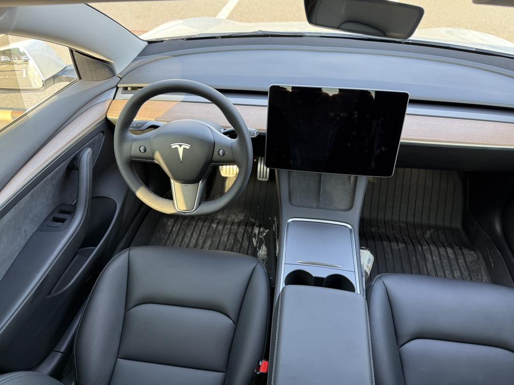 Tesla Model 3 2022 car image #11