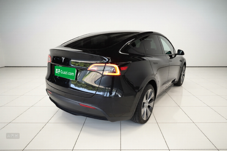 Tesla Model Y 2023 #7 Tesla Model Y 2023 car image #7