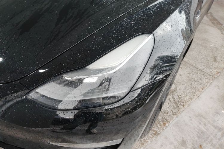 Tesla Model 3 2020 car image #23