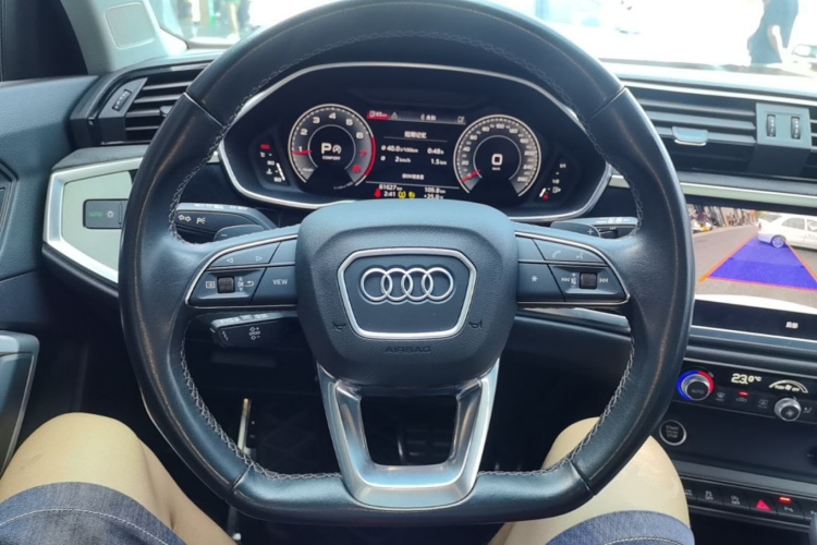 Audi Q3 2023 car image #16