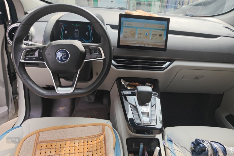 BYD Yuan Pro 2023 #11 BYD Yuan Pro 2023 car image #11