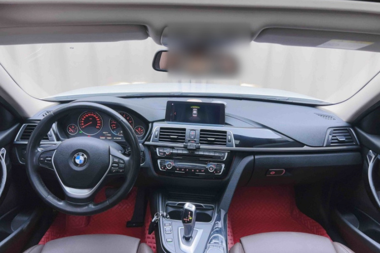 BMW 3 Series 2019 car image #9