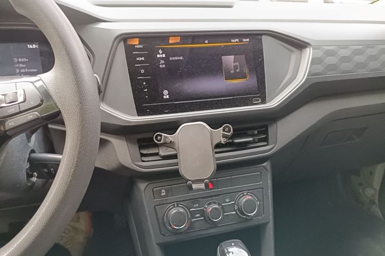 Volkswagen T-Cross 2023 #17 Volkswagen T-Cross 2023 car image #17