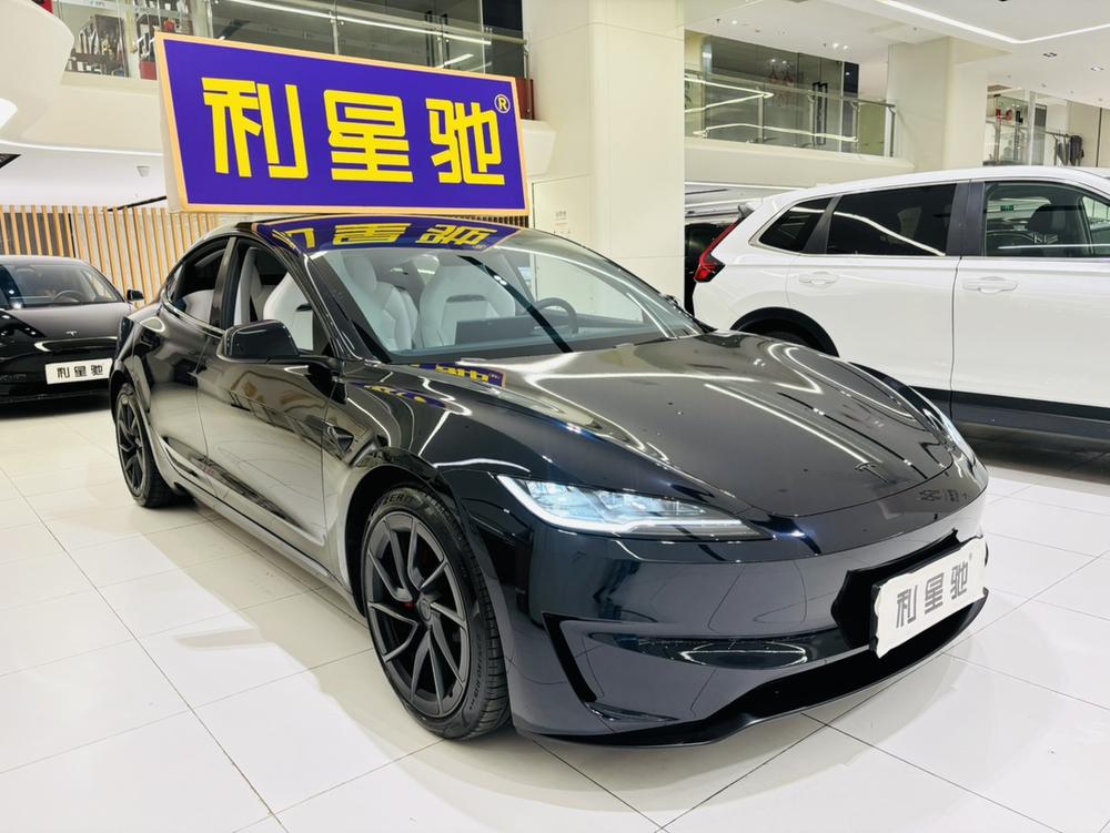Tesla Model 3 2025 car image #2