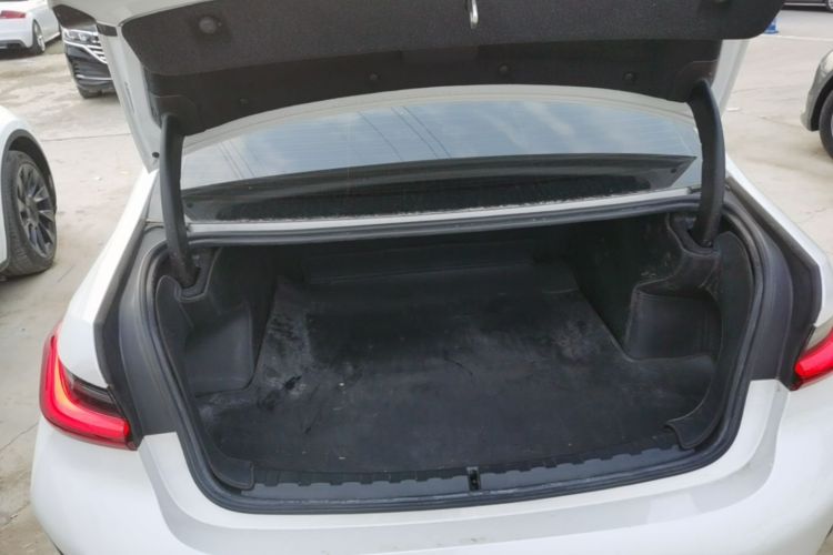 BMW 3 Series 2024 #19 BMW 3 Series 2024 car image #19