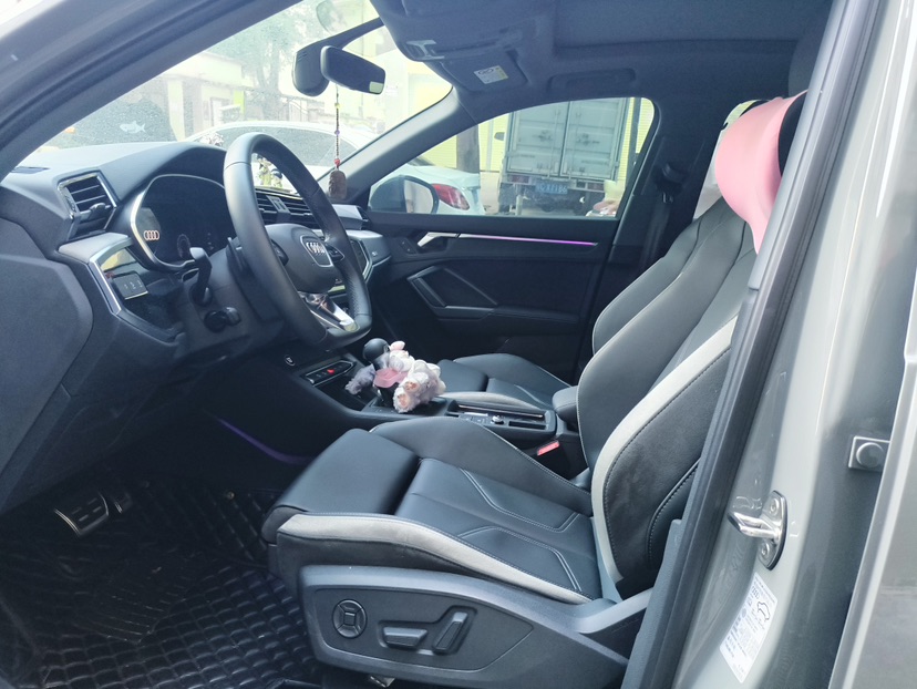 Audi Q3 2024 car image #4