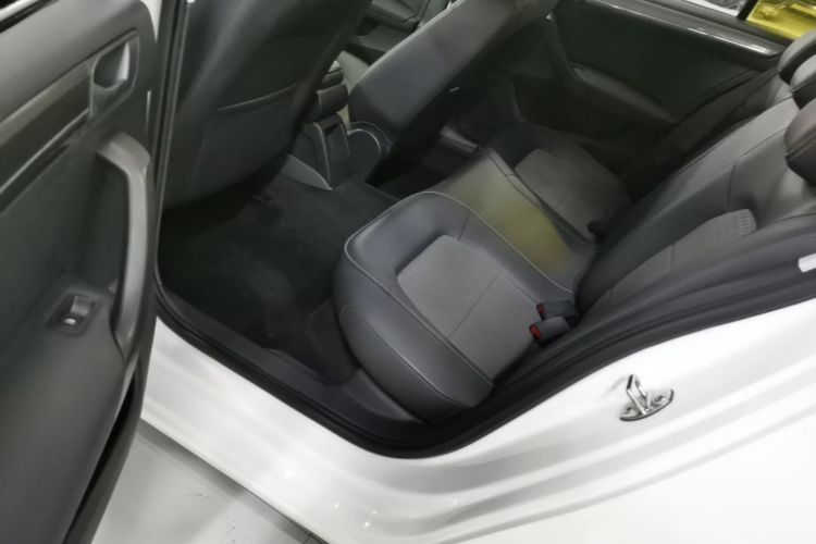 Volkswagen Santana 2016 car image #17