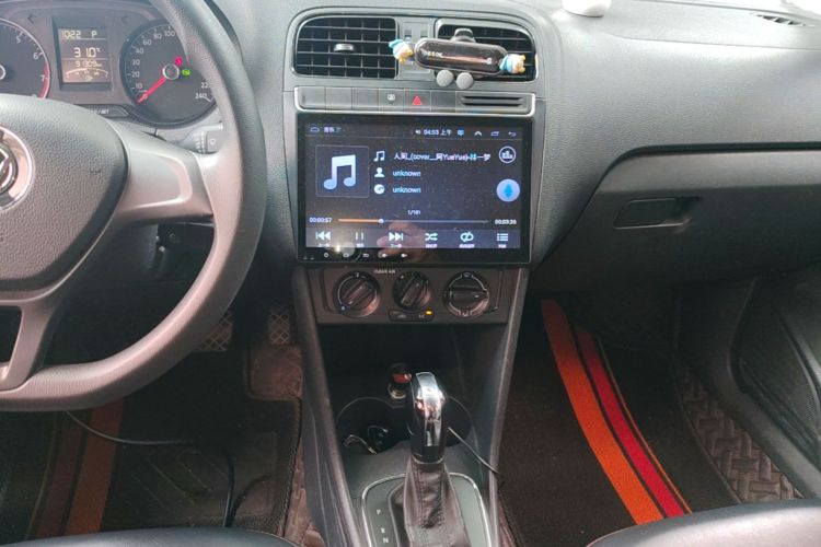 Volkswagen Polo 2017 #13 Volkswagen Polo 2017 car image #13