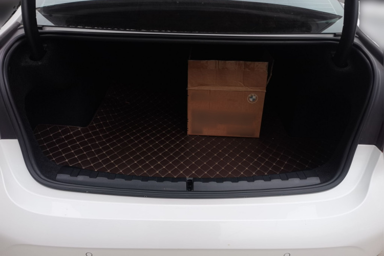 BMW 3 Series 2023 car image #21