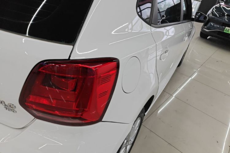 Volkswagen Polo 2017 car image #8