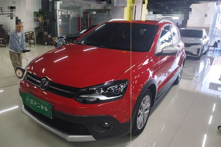 Volkswagen Polo 2015 car image #2
