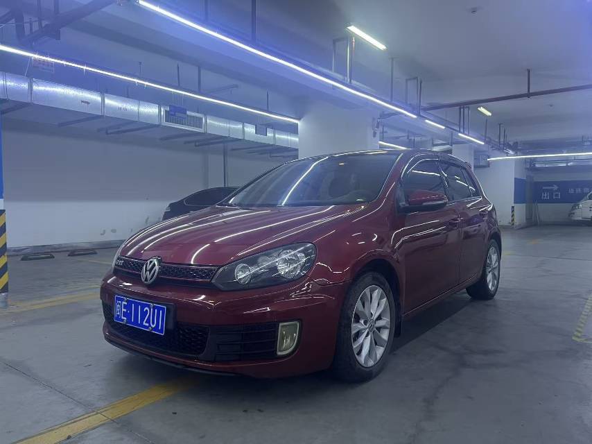 Volkswagen Golf 2012 car image 