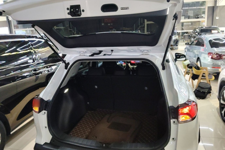 Toyota Corolla Cross 2024 image de voiture #19