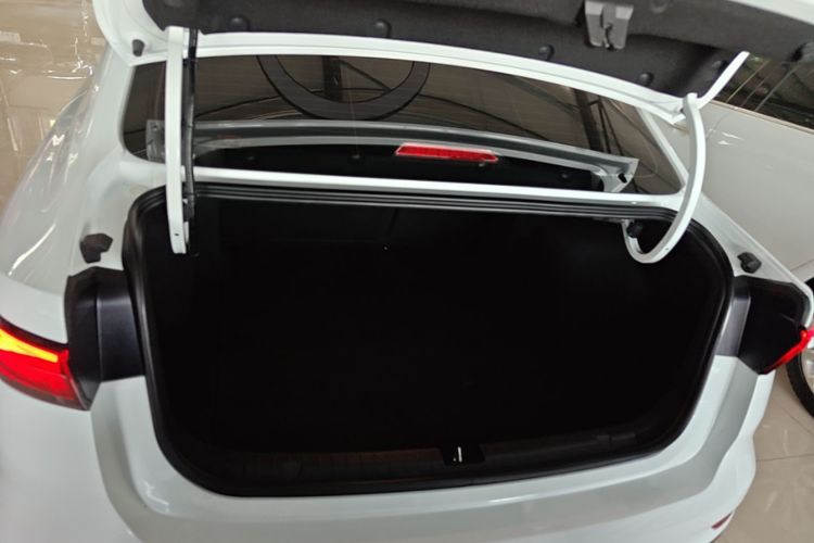 GEELY Emgrand 2022 #19 GEELY Emgrand 2022 car image #19