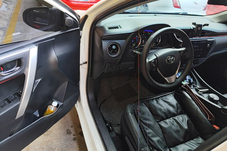 Toyota Corolla 2017 car image #16
