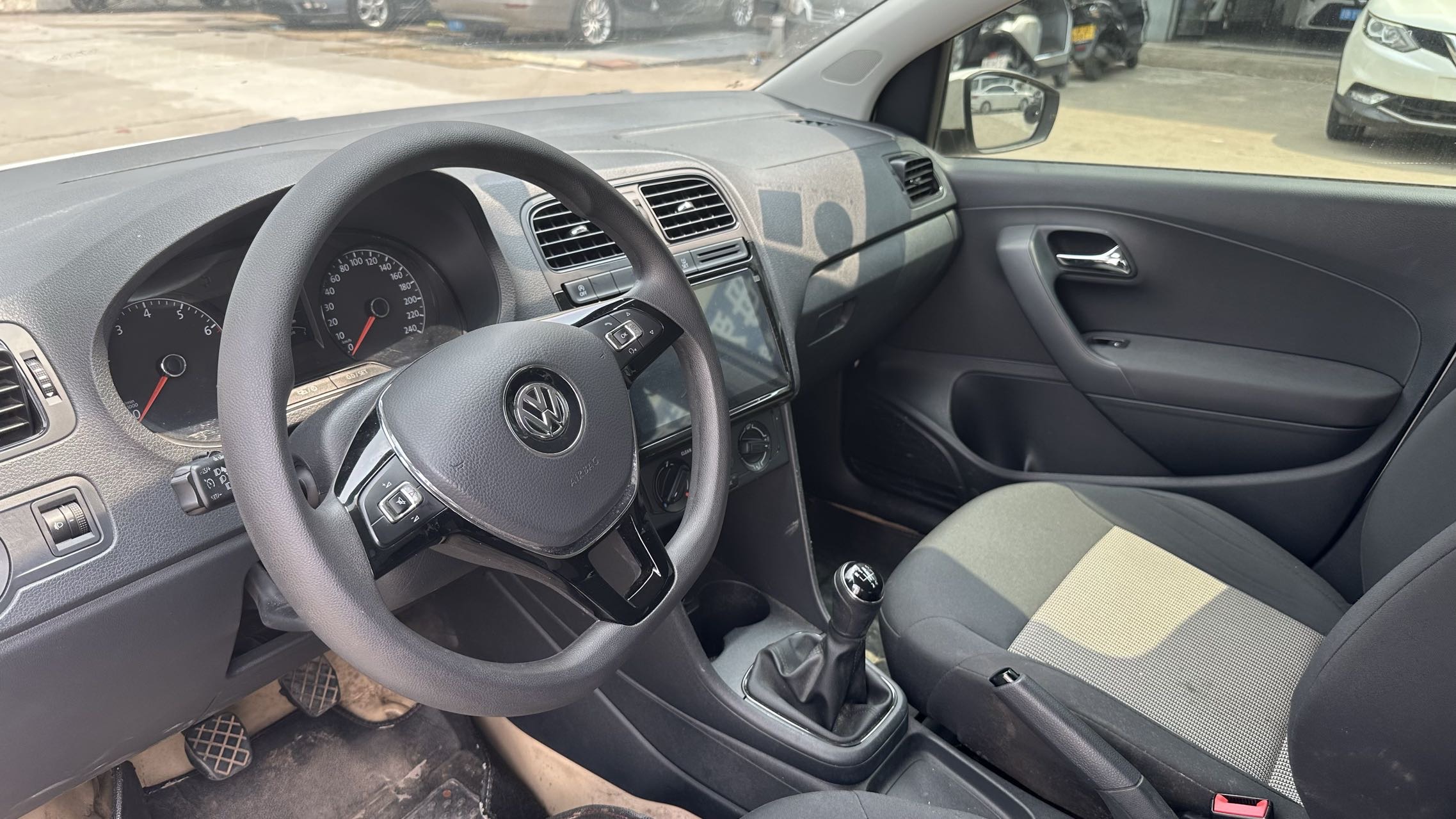 Volkswagen Polo 2019 #3 Volkswagen Polo 2019 car image #3