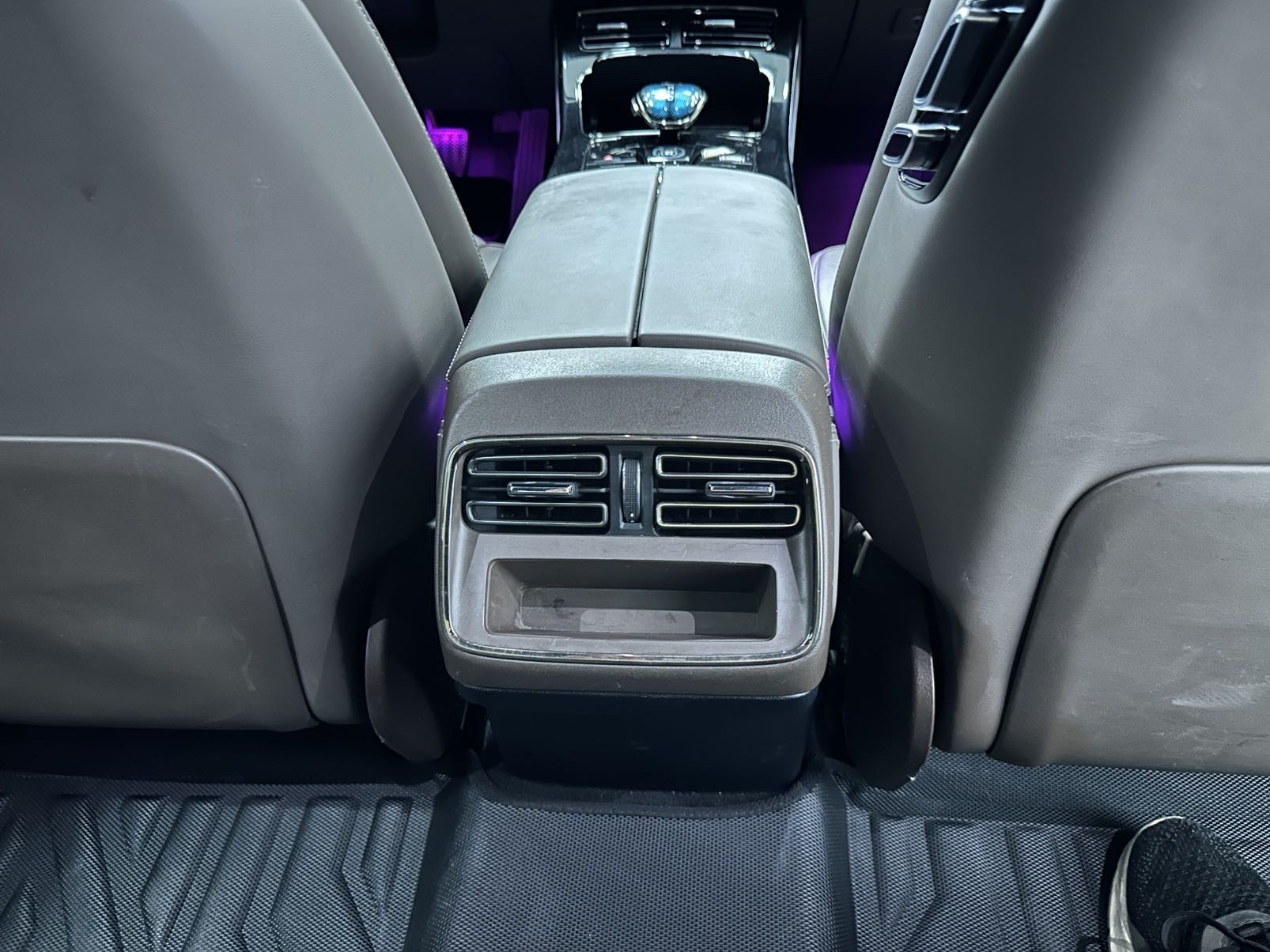 BYD Han 2023 car image #14