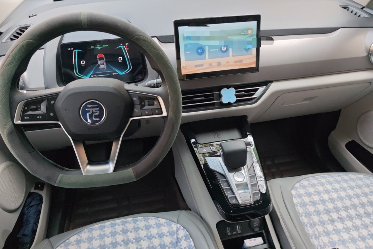 BYD Yuan Pro 2023 изображение автомобиля #7