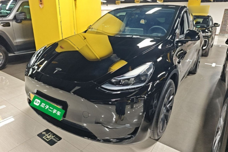 Tesla Model Y 2023 #2 Tesla Model Y 2023 car image #2