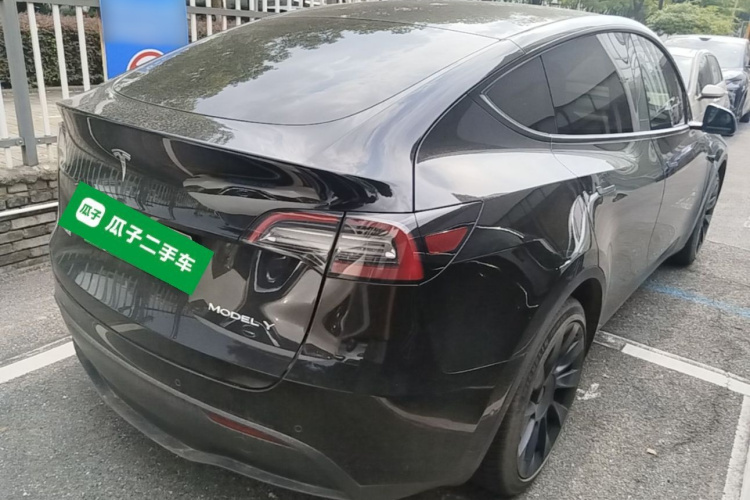 Tesla Model Y 2023 #7 Tesla Model Y 2023 car image #7
