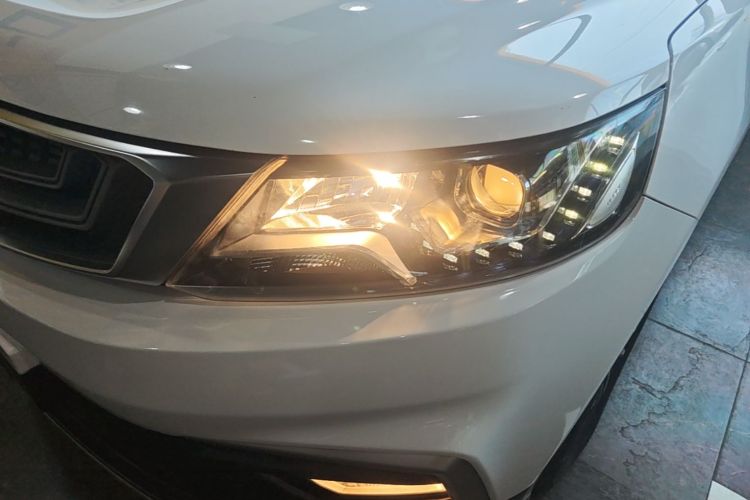 GEELY Vision X6 2019 image de voiture #23