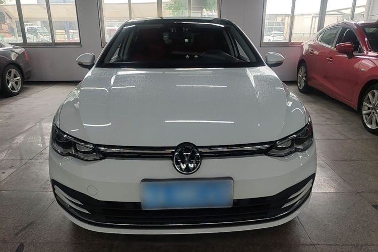 Volkswagen Golf 2022 car image #3