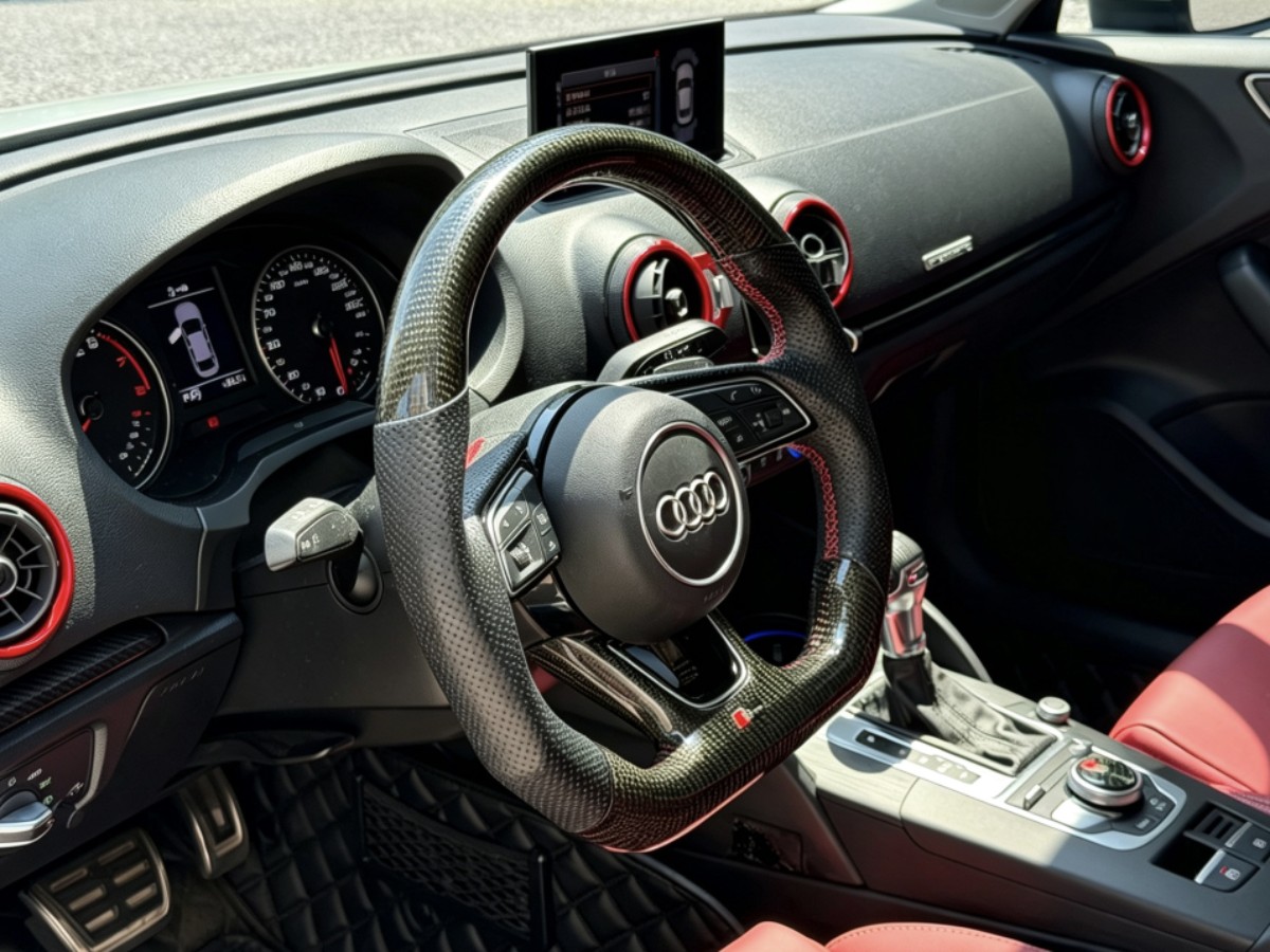 Audi A3 2019 car image #9